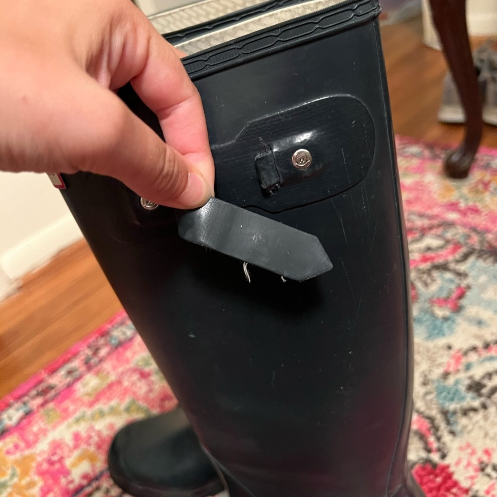 Hunter navy rain boots - Picture 3 of 8